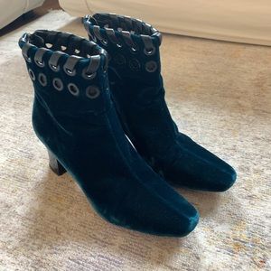 Fendi aquamarine velvet heeled boots with leather detail
